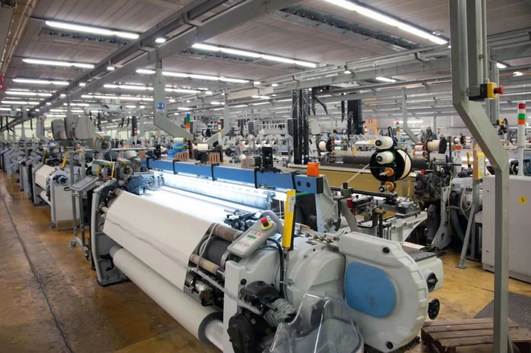 The process of textile air - jet loom